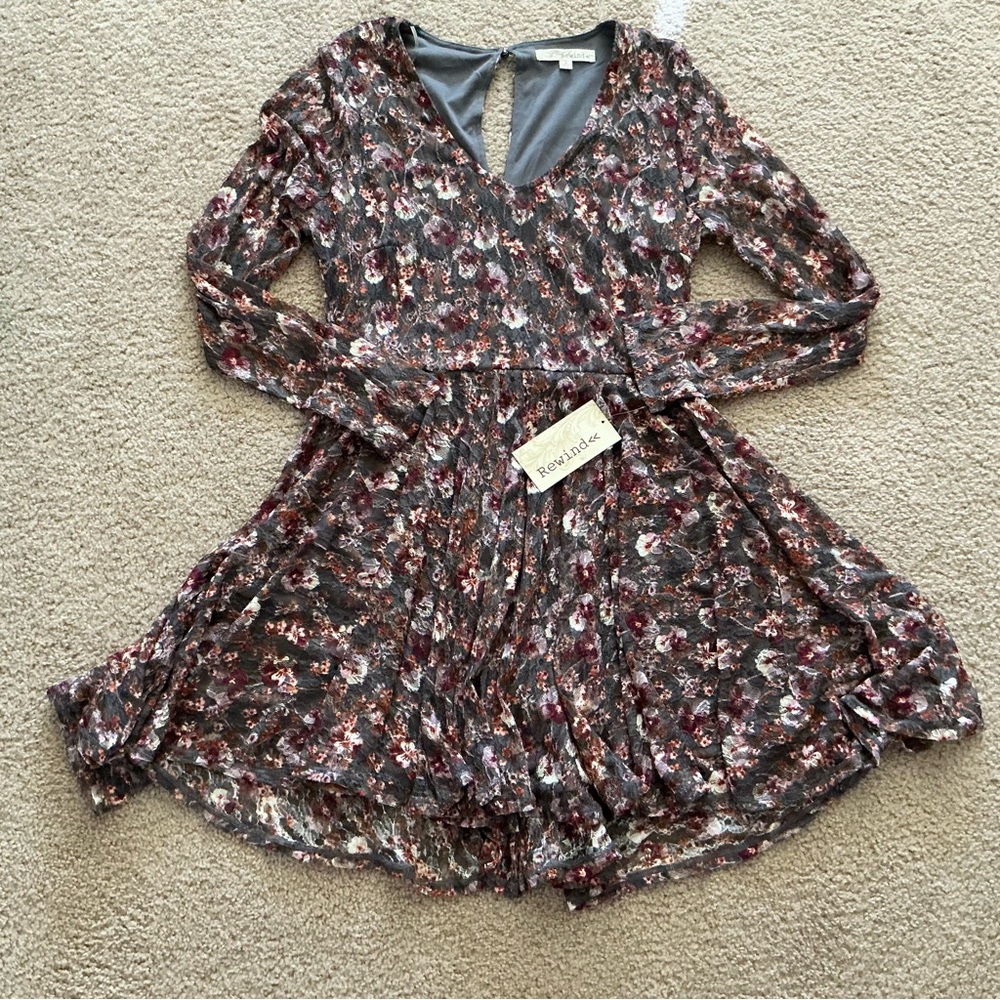 Large NWT Rewind‎ Floral Lightweight dress juniors